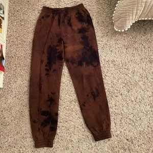 Super cute tie-dyed joggers